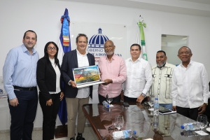 Visita histórica del director ejecutivo de la OIA al Instituto Azucarero Dominicano